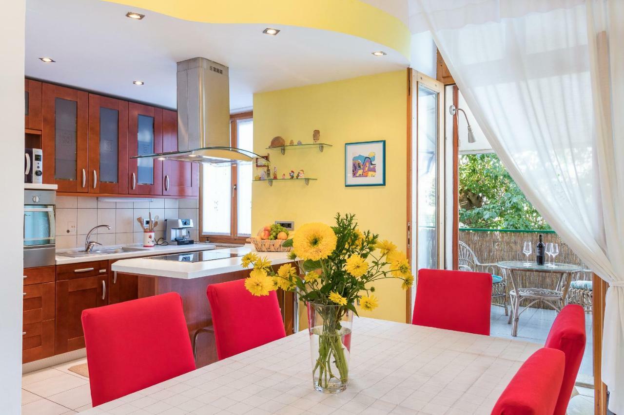 Apartman Vesna พูลา ภายนอก รูปภาพ