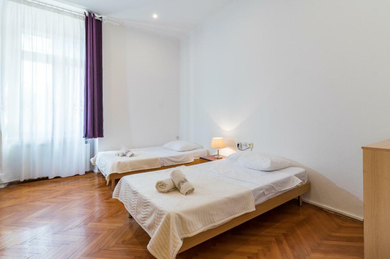 Apartman Vesna พูลา ภายนอก รูปภาพ