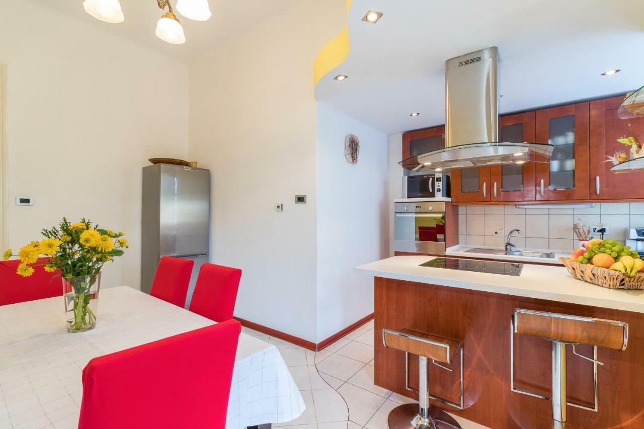 Apartman Vesna พูลา ภายนอก รูปภาพ