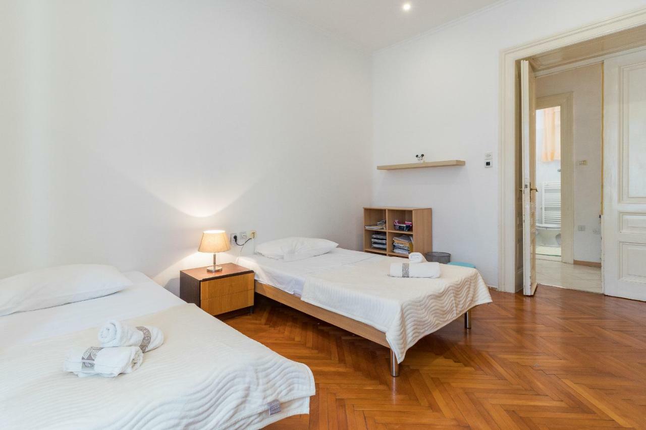 Apartman Vesna พูลา ภายนอก รูปภาพ