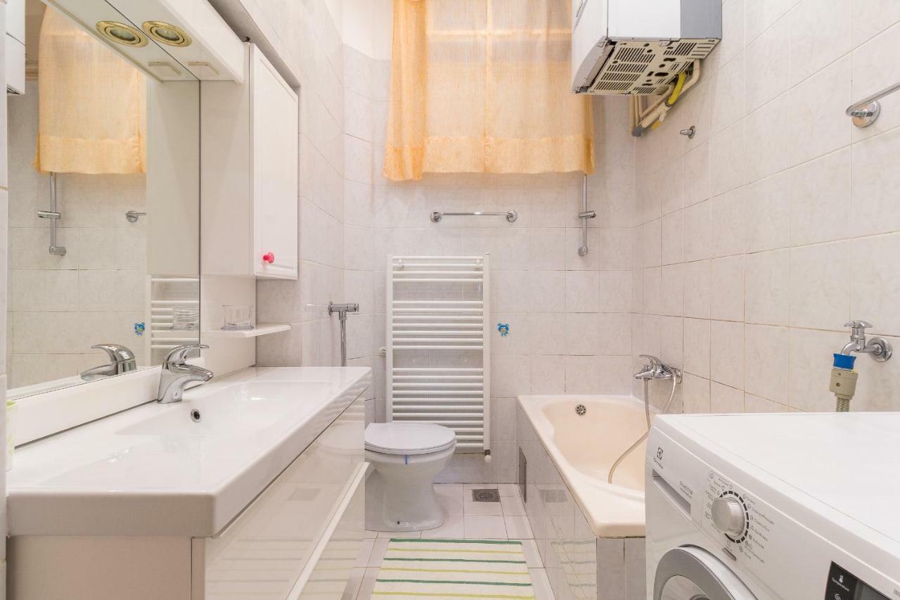 Apartman Vesna พูลา ภายนอก รูปภาพ